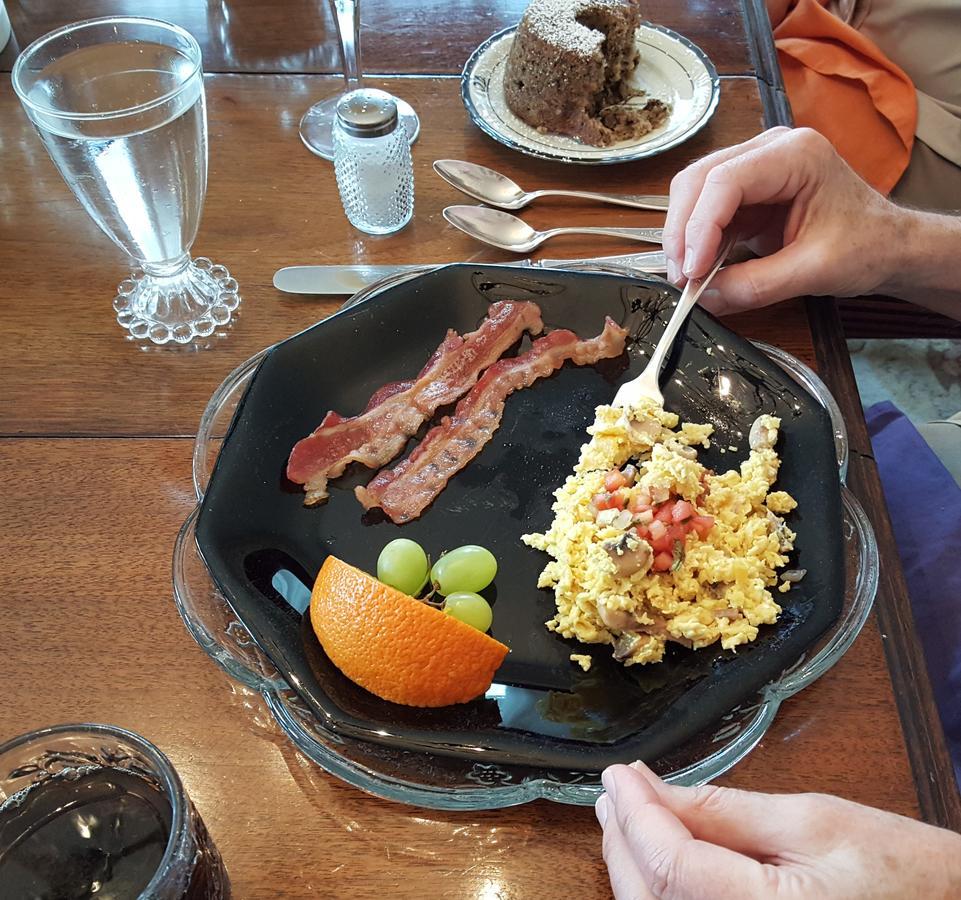 بورت انجيليس Five Seasuns Bed And Breakfast المظهر الخارجي الصورة