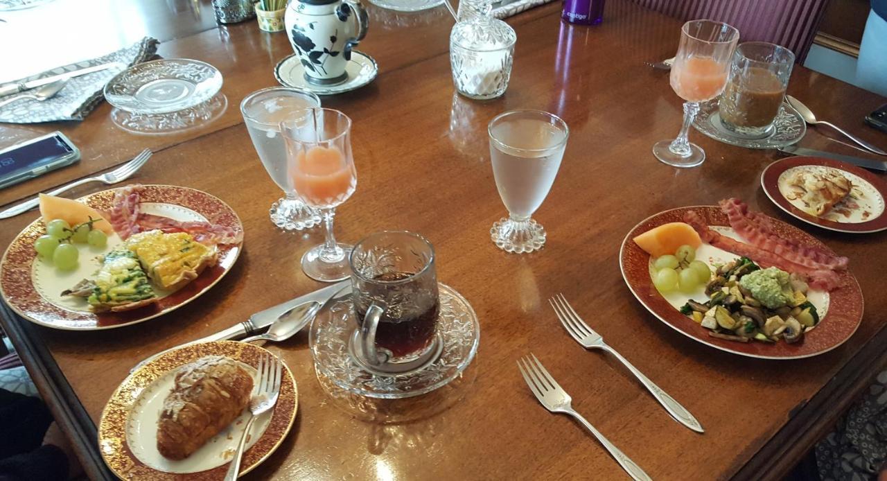 بورت انجيليس Five Seasuns Bed And Breakfast المظهر الخارجي الصورة